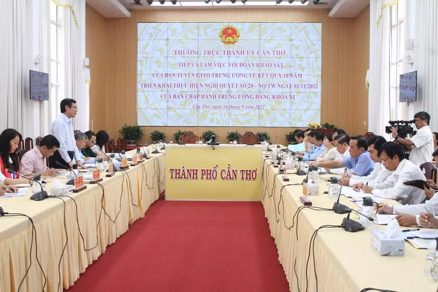 Quang cảnh buổi làm việc.