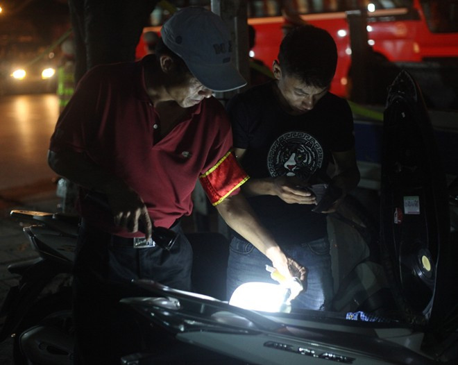 Tổ 141 trắng đêm chống đua xe sau chiến thắng của U19 VN