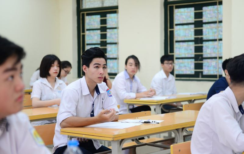 Thí sinh dự thi THPT quốc gia 2019 tại điểm thi Trường THPT Phan Huy Chú (Hà Nội) Thí sinh dự thi THPT quốc gia 2019 tại điểm thi Trường THPT Phan Huy Chú (Hà Nội)