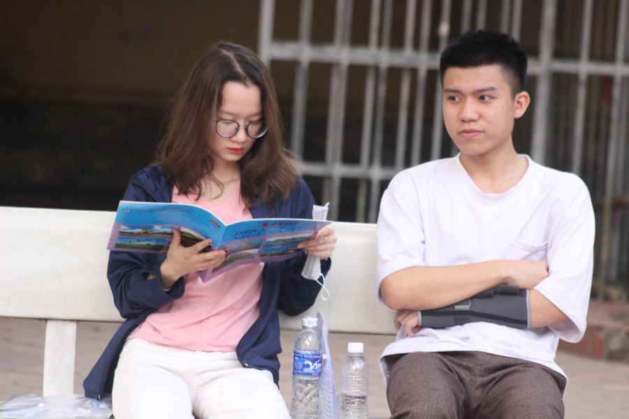 Tranh thủ lướt qua lại kiến thức Tranh thủ lướt qua lại kiến thức