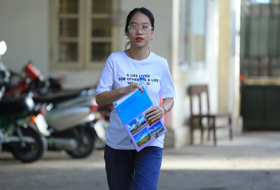 Được mang Át-lát với môn Địa lý cũng là lý do giúp thí sinh bớt lo lắng trước môn thi này. Được mang Át-lát với môn Địa lý cũng là lý do giúp thí sinh bớt lo lắng trước môn thi này.