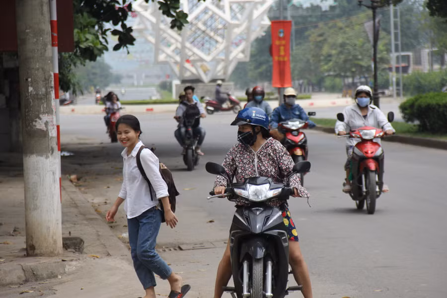 Thí sinh tỏ ra thoải mái khi đến điểm thi.