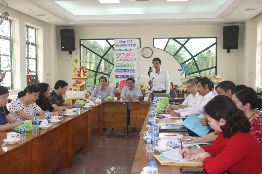 Ông Phạm Hùng Anh – Cục trưởng Cục Cơ sở vật chất (Bộ GD&ĐT) phát biểu tại hội thảo.