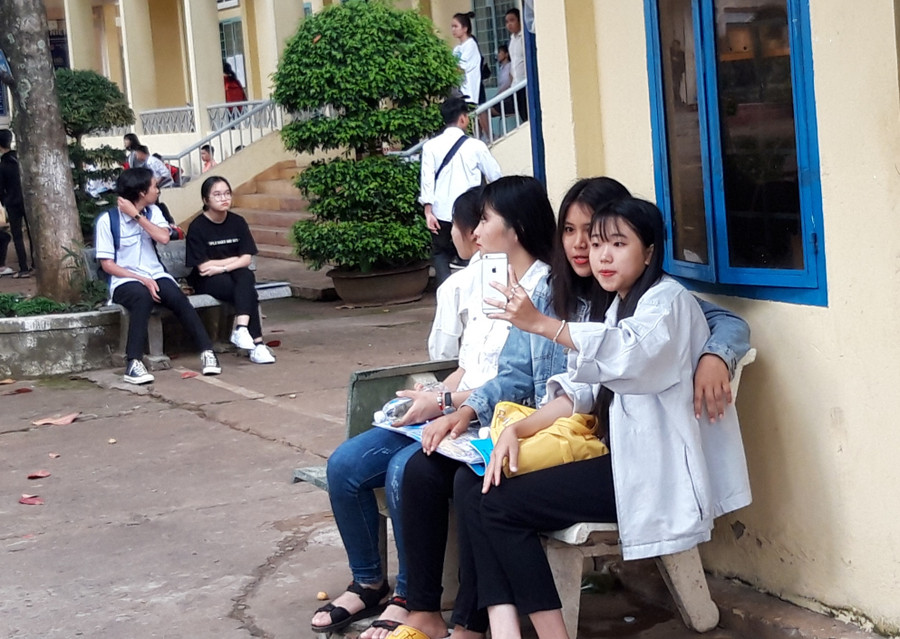 Sáng nay, hơn 495.000 thí sinh bước vào bài thi tổ hợp Khoa học xã hội ảnh 14 Sáng nay, hơn 495.000 thí sinh bước vào bài thi tổ hợp Khoa học xã hội ảnh 14