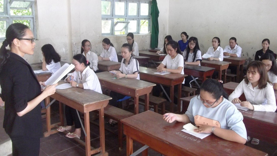 Cán bộ sinh hoạt quy chế cho thí sinh Cán bộ sinh hoạt quy chế cho thí sinh