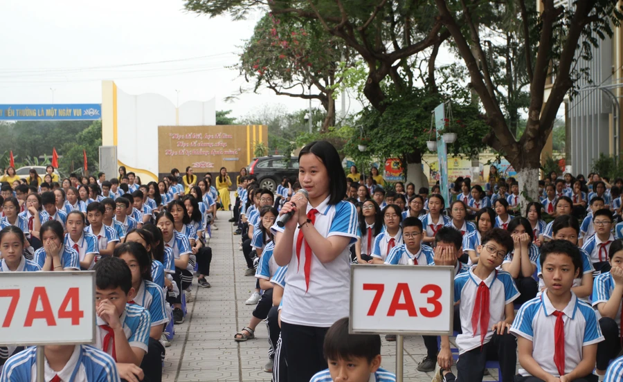 Một buổi sinh hoạt ngoại khóa giáo dục kỹ năng sống tại Trường THCS Lĩnh Nam (Hoàng Mai, Hà Nội). Ảnh: Lan Anh