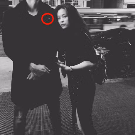 Hoang Thuy Linh va Vinh Thuy dang 