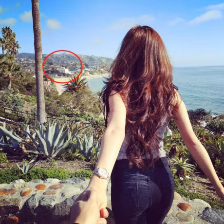 Hoang Thuy Linh va Vinh Thuy dang 