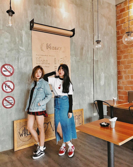 Lạnh rồi, giới trẻ Bắc - Nam diện đồ xuống phố đẹp ngất ngây - Ảnh 1 Lanh roi, gioi tre Bac - Nam dien do xuong pho dep ngat ngay - Anh 1