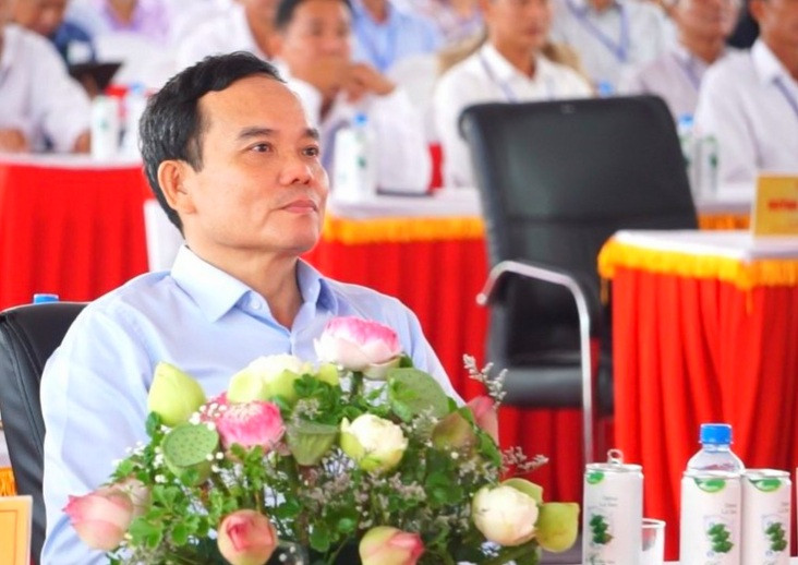 Phó Thủ tướng Chính phủ Trần Lưu Quang dự khởi công cao tốc Cao Lãnh - An Hữu tại tỉnh Đồng Tháp. Phó Thủ tướng Chính phủ Trần Lưu Quang dự khởi công cao tốc Cao Lãnh - An Hữu tại tỉnh Đồng Tháp.