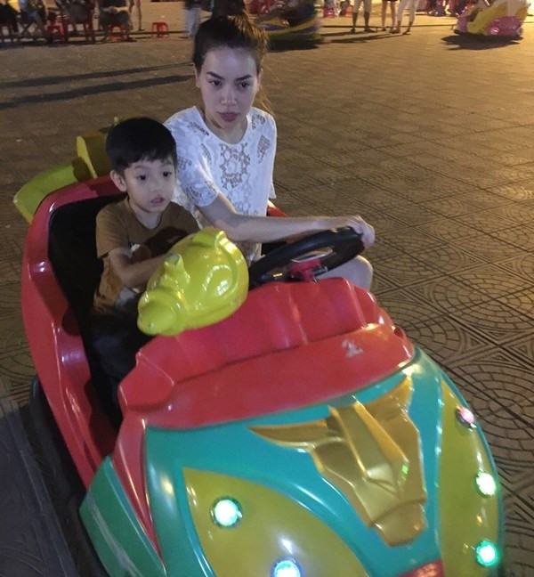 Những khoảnh khắc ngọt "đốn tim" của Hà Hồ và con trai cưng ảnh 11 Hình ảnh đời thường của Hà Hồ bên con trai