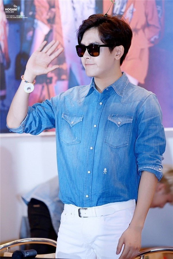 Anh chàng điển trai của Infinite cũng không thể bỏ qua phong cách thời trang đang nổi đình đám thời gian này. than tuong