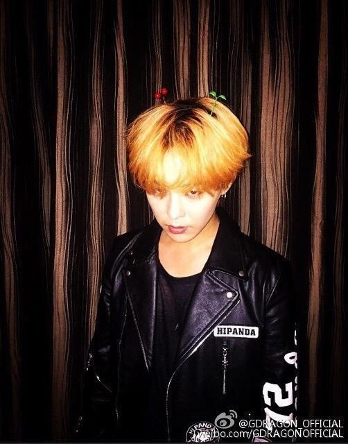 Không hổ danh là “biểu tượng thời trang” đình đám của làng nhạc Kpop, G-Dragon đã nhanh chóng cập nhật xu hướng “thời thượng” của giới trẻ Bắc Kinh. than tuong