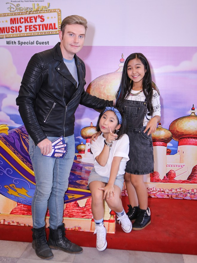 Trần Bảo Sơn đưa bé Bảo Tiên đi xem nhạc kịch