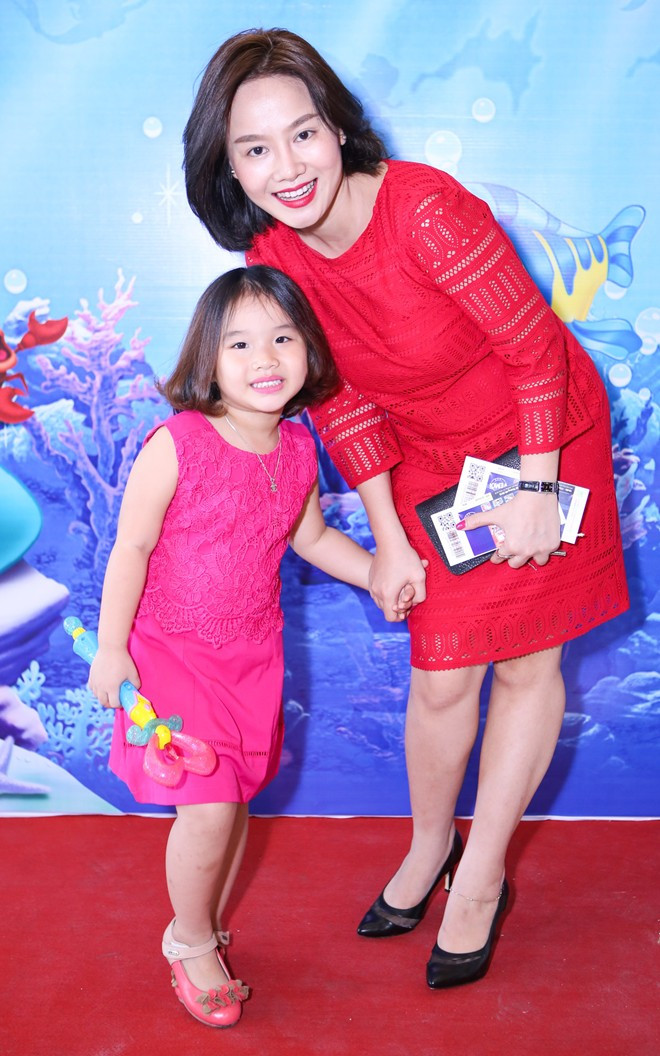 Trần Bảo Sơn đưa bé Bảo Tiên đi xem nhạc kịch