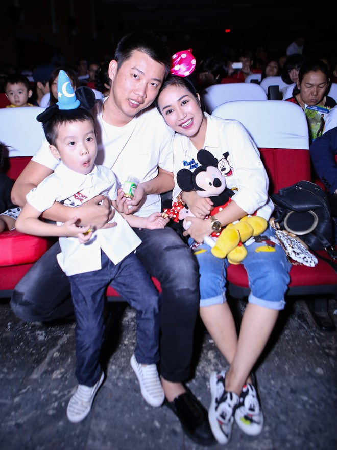 Trần Bảo Sơn đưa bé Bảo Tiên đi xem nhạc kịch