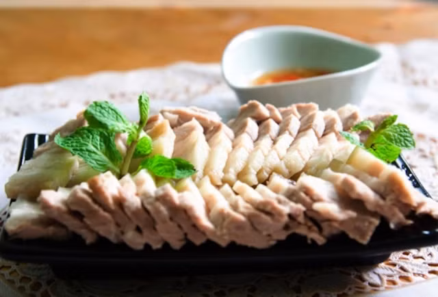 Cách luộc thịt heo ngon ngọt, đơn giản ảnh 2