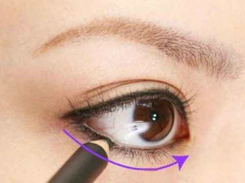 Kẻ mắt nước quyến rũ như Phạm Băng Băng đi chơi lễ ảnh 2 Kẻ mắt nước quyến rũ như Phạm Băng Băng đi chơi lễ - 2