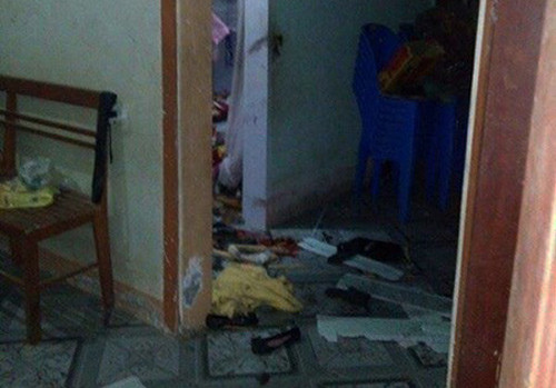 Hiện trường vụ nổ tại nhà ông Đào Việt Hùng. ommin.jpg