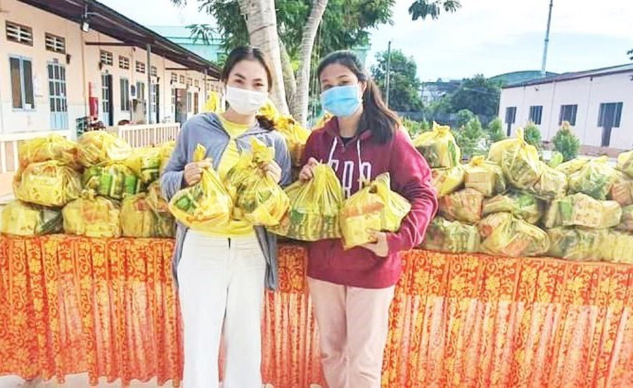 Lưu học sinh kẹt lại ký túc xá nhận hỗ trợ. Lưu học sinh kẹt lại ký túc xá nhận hỗ trợ.