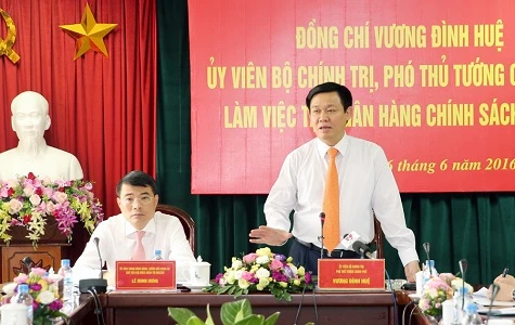 Phó Thủ tướng Vương Đình Huệ phát biểu tại buổi làm việc. Ảnh: VGP