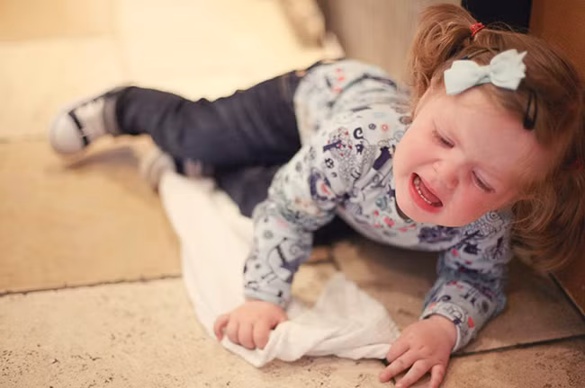 Cha mẹ thông minh cần phải làm điều này khi trẻ giận dữ, khóc và ăn vạ