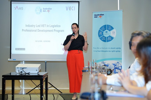 Bà Julianne Cowley - Tổng Lãnh sự Australia tại TP. Hồ Chí Minh - phất biểu tại buổi lễ