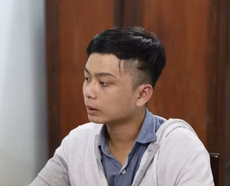 Nghi pham gay hang loat vu cuop tiem vang la nam sinh - Anh 1