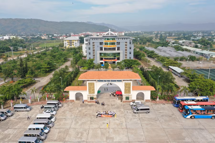 Trường ĐH Quang Trung 