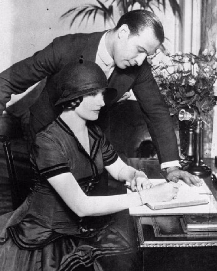 Rudolph Valentino và Natasha Rambova.