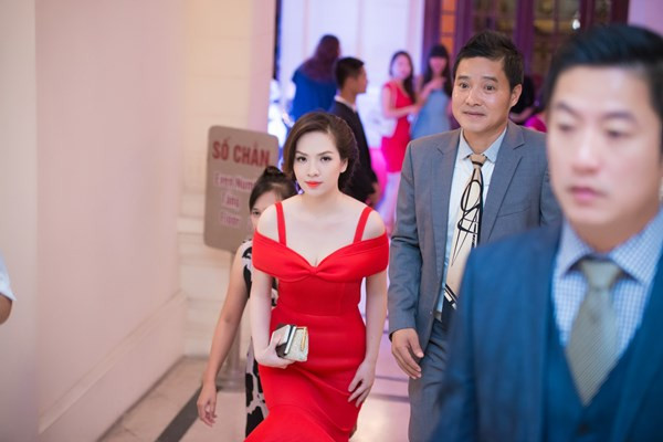 "Gái hai con" Đan Lê thon gọn và gợi cảm ảnh 2 "Gái hai con" Đan Lê thon gọn và gợi cảm ảnh 2