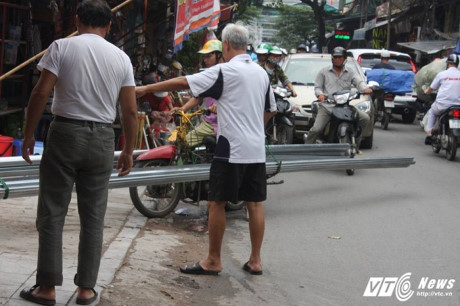 Nhan nhản những kẻ lê Nhan nhan nhung ke le