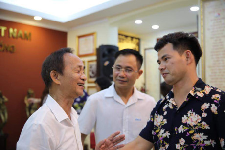MC Xuân Bắc làm gì mà 2 ngày không thay nổi áo? - Ảnh 3 MC Xuan Bac lam gi ma 2 ngay khong thay noi ao? - Anh 3