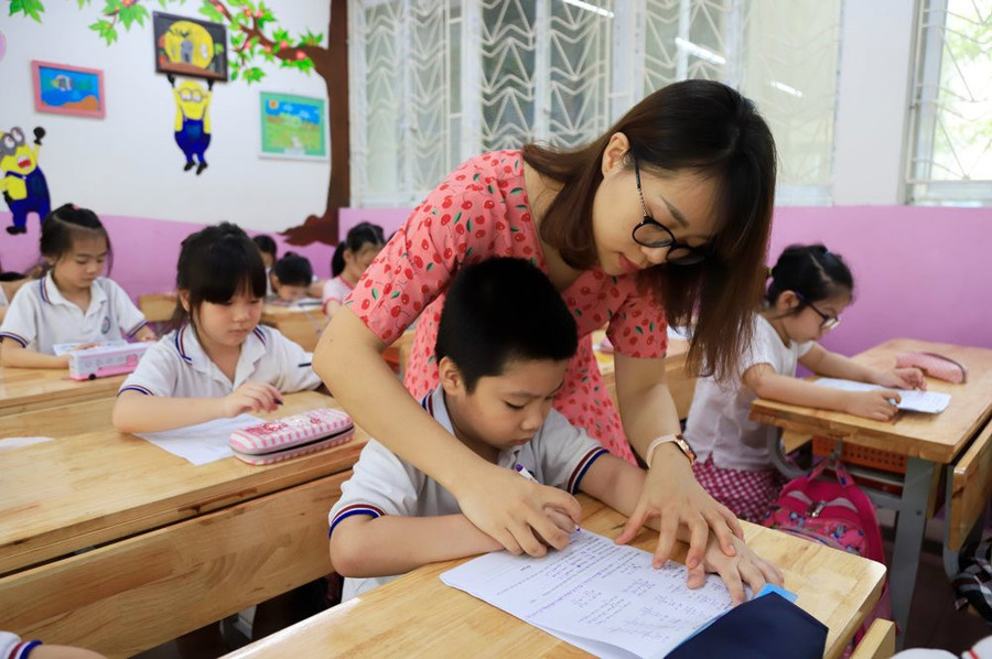 Cô trò Trường Tiểu học Đông Thái (quận Tây Hồ, Hà Nội). Ảnh minh họa: ITN