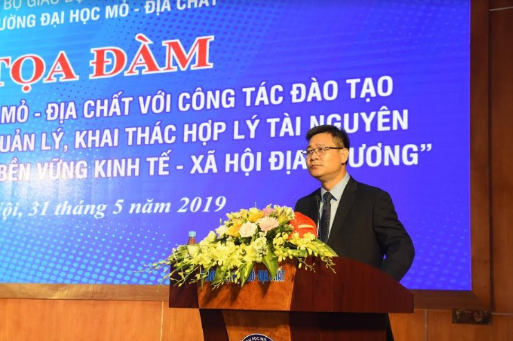 GS.TS, Hiệu trưởng Trần Thanh Hải phát biểu tại ngày hội việc làm GS.TS, Hiệu trưởng Trần Thanh Hải phát biểu tại ngày hội việc làm