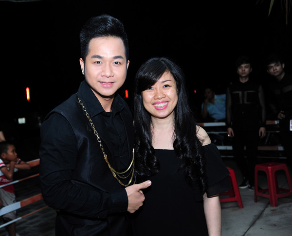 Quách Tuấn Du cũng tham gia chương trình với "Tàu về quê hương" remix sôi động. nhat-kim-anh-tai-xuat-sau-hai-thang-sinh-con-7