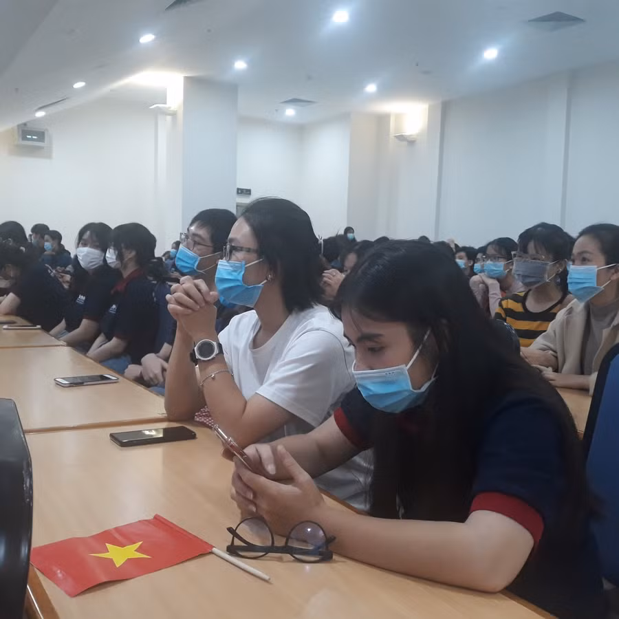 Khẩu trang đã được HS, SV đeo thường xuyên khi tham gia các hoạt động học tập.