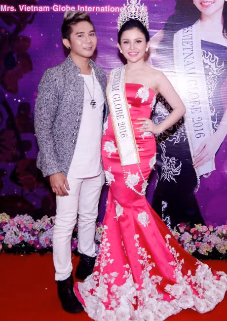 Thu Minh lo vong 2 ngan mo, Le Quyen gia 