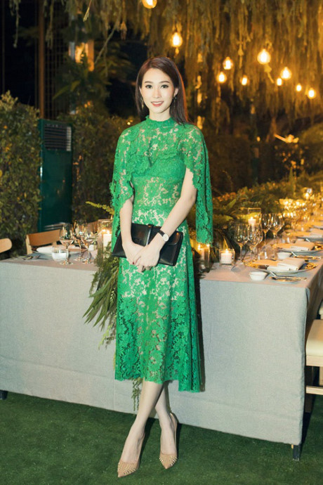 Thu Minh lộ vòng 2 ngấn mỡ, Lệ Quyên già Thu Minh lo vong 2 ngan mo, Le Quyen gia