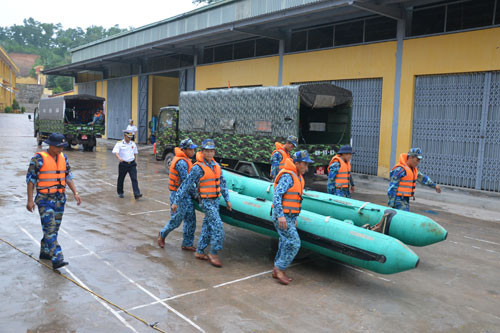 Đặc công, xe lội nước phòng chống bão số 3 ảnh 2 Quân chủng Hải quân: Triển khai các phương án chống bão số 3 và hỗ trợ nhân dân 3