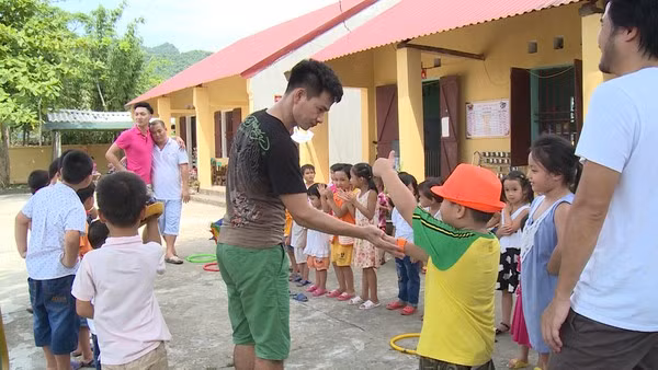 Xuân Bắc mắng con gay gắt trên sóng truyền hình 4