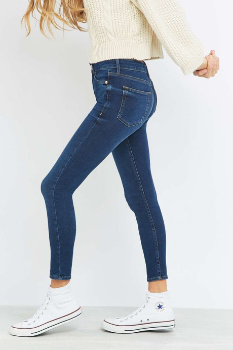 6 lý do khiến bạn muốn cách ly chiếc quần skinny jean ngay lập tức - Ảnh 3 6 ly do khien ban muon cach ly chiec quan skinny jean ngay lap tuc - Anh 3