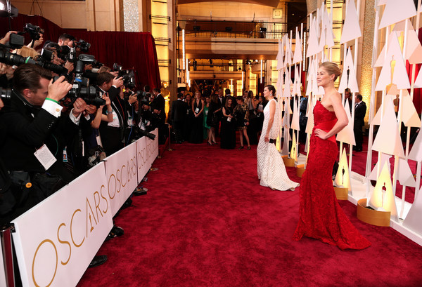 Lễ trao giải Oscar 2015: Dàn ngôi sao xinh đẹp lộng lẫy trên thảm đỏ - Ảnh 12