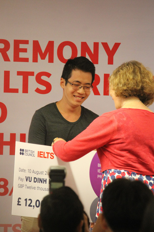 Nam sinh Việt đầu tiên giành giải IELTS Đông Á - 2