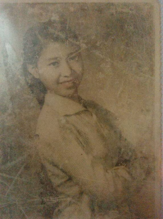 Bức ảnh chụp bà nội cách đây 65 năm được thành viên có tên Bạc Hà chia sẻ. Ảnh: Bạc Hà.