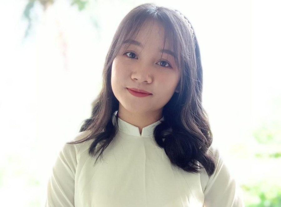 Nữ sinh Phạm Thị Thắm là thủ khoa khối C năm 2021 của tỉnh Thanh Hóa. Ảnh: NVCC