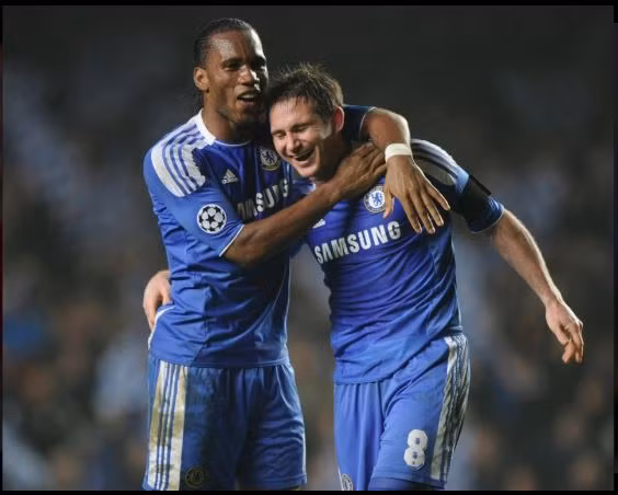 Drogba và Lampard hiện giữ kỷ lục cặp đôi ghi nhiều bàn thắng nhất lịch sử Ngoại hạng Anh với 36 bàn.