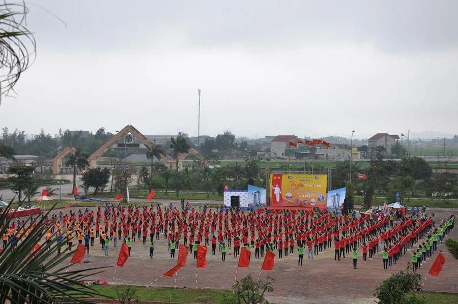 Sinh viên Hà Tĩnh sôi nổi ngày hội Tôi yêu Tổ quốc tôi