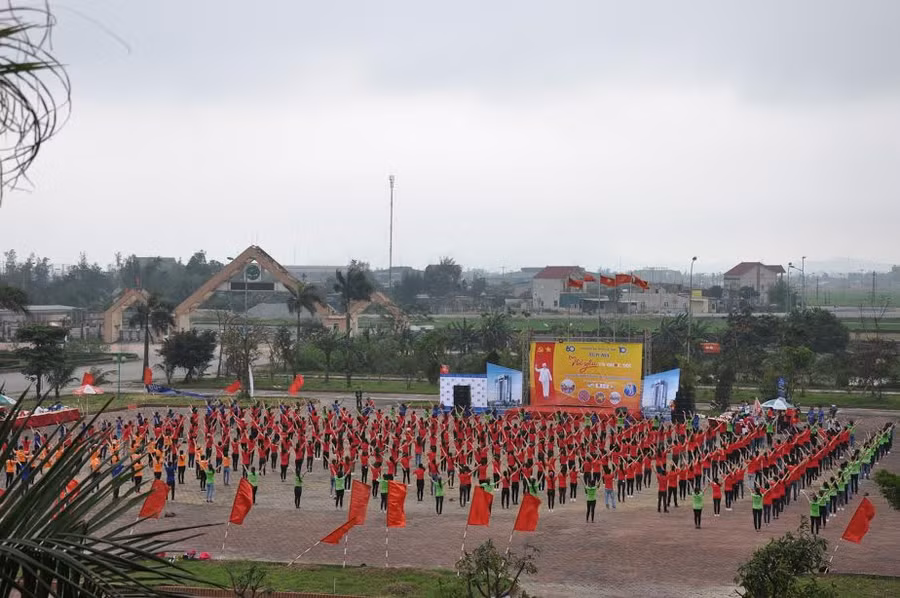 Sinh viên Hà Tĩnh sôi nổi ngày hội Tôi yêu Tổ quốc tôi