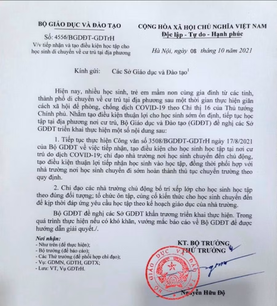 Bộ Giáo dục và Đào tạo tiếp tục yêu cầu nhà trường tiếp nhận học sinh từ vùng dịch về quê học tập ảnh 1